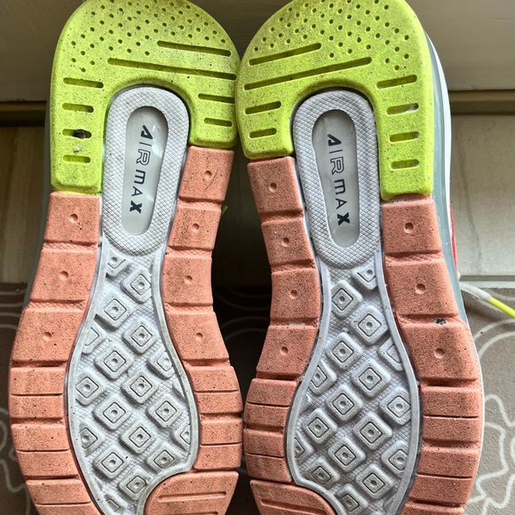 Sneakers - Picture 2 of 5